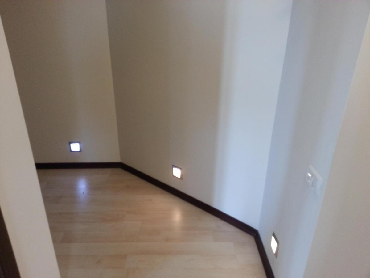 בוקרשט Apartment 3 Rooms Elegant מראה חיצוני תמונה